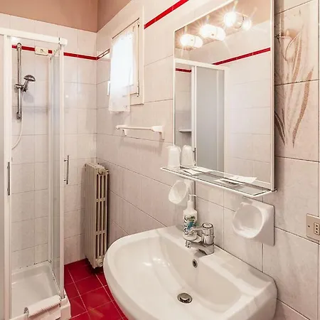 La Favorita Πεσκιέρα ντελ Γκάρντα